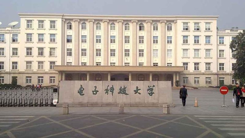 揭秘深圳PCB电路板生产流程：从设计到成品